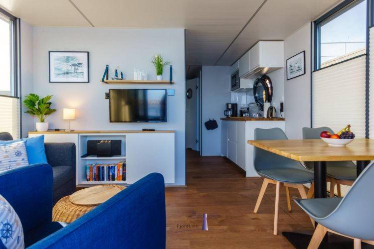Hausboot Fjord Polaris Mit Biosauna In バース エクステリア 写真